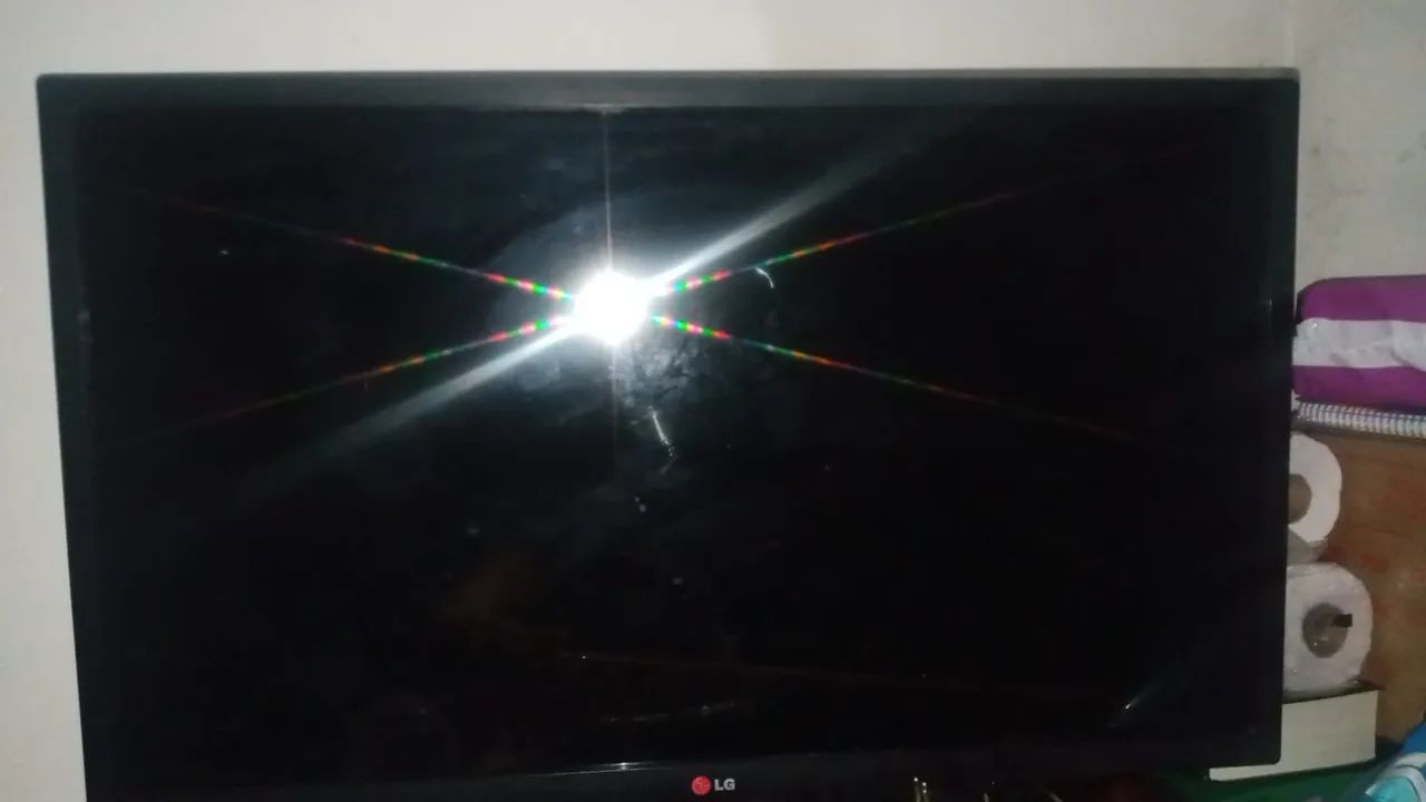 TV LG 32 POLEGADAS não é smart 