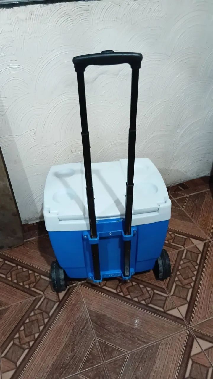 Vendo caixa térmica com rodinhas  - Foto 3