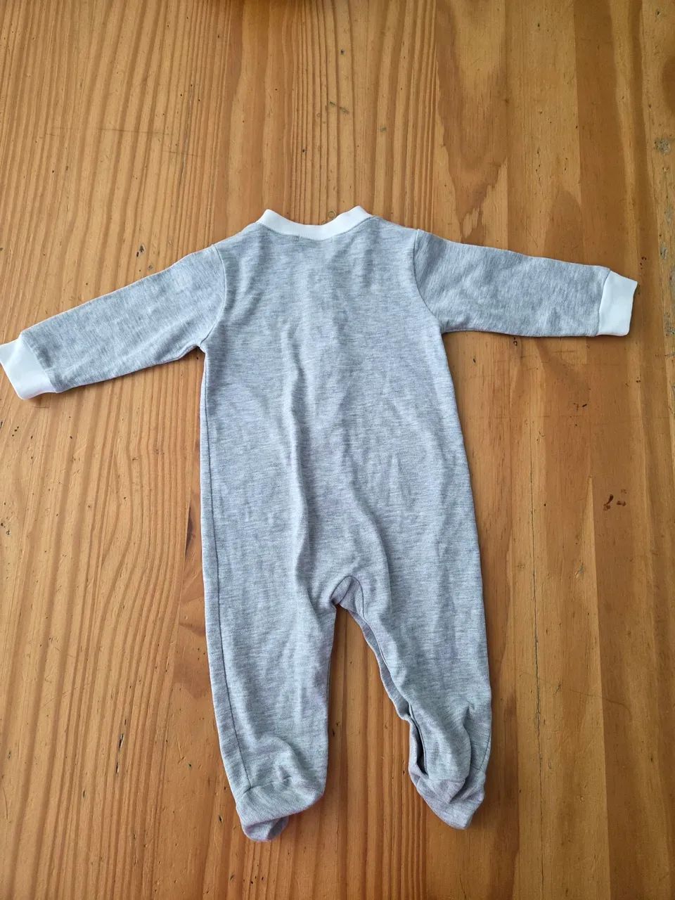 Macacão Trousseau Cinza P ( 3 a 6 meses ) - Foto 4