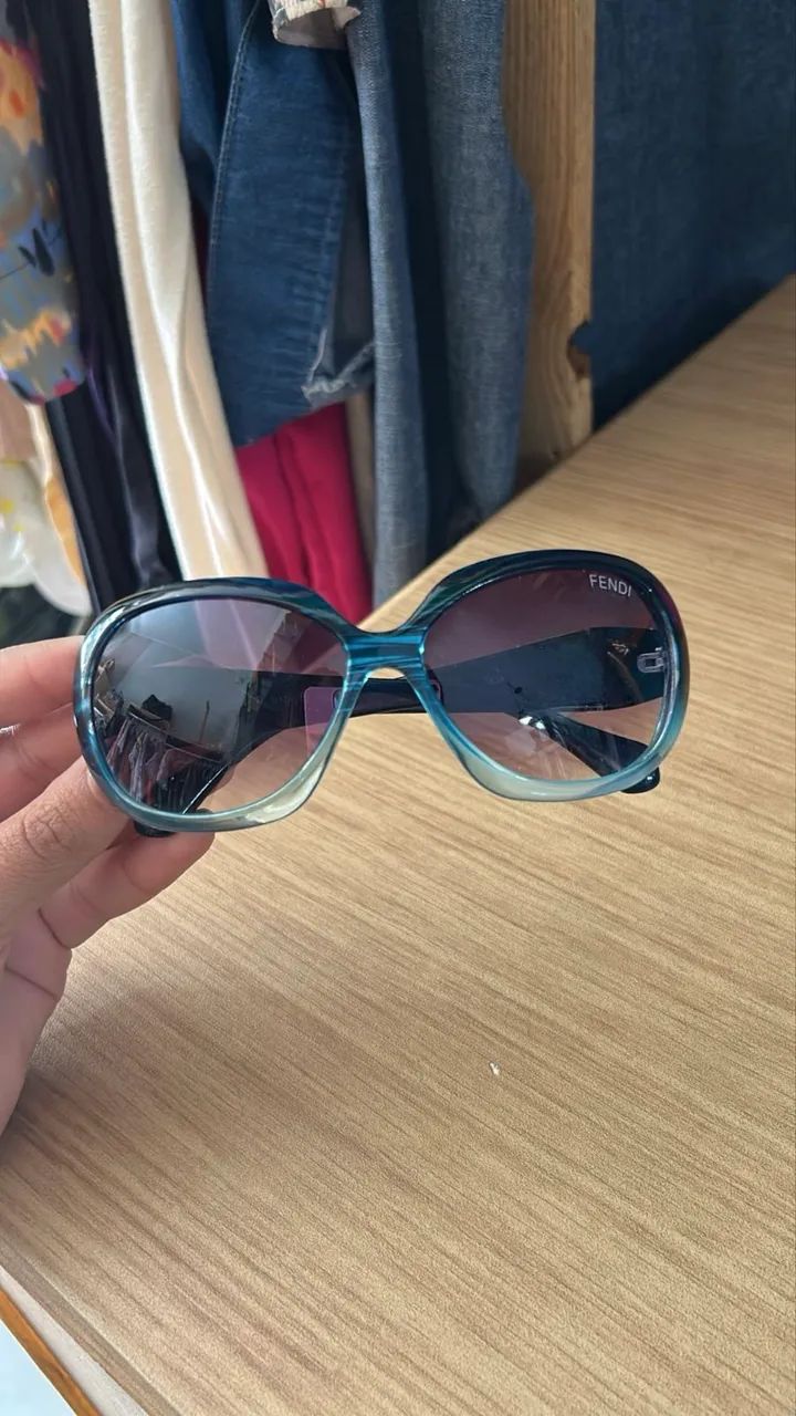 Óculos de sol elegante, grife fendi, cor verde  - Foto 4
