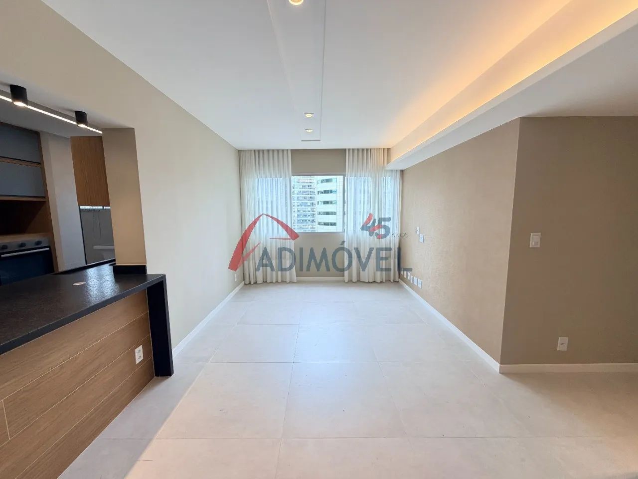 Apartamento na Enseada do Suá! Com 2 Quartos, 1 Vaga, 80m². - Foto 2