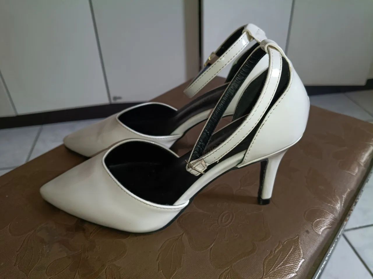 Scarpin branco tamanho 33 - Foto 3