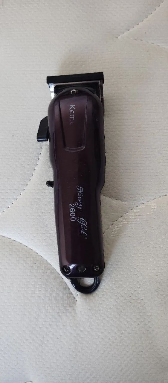 Máquina de Cortar Cabelo - Kemei 2600