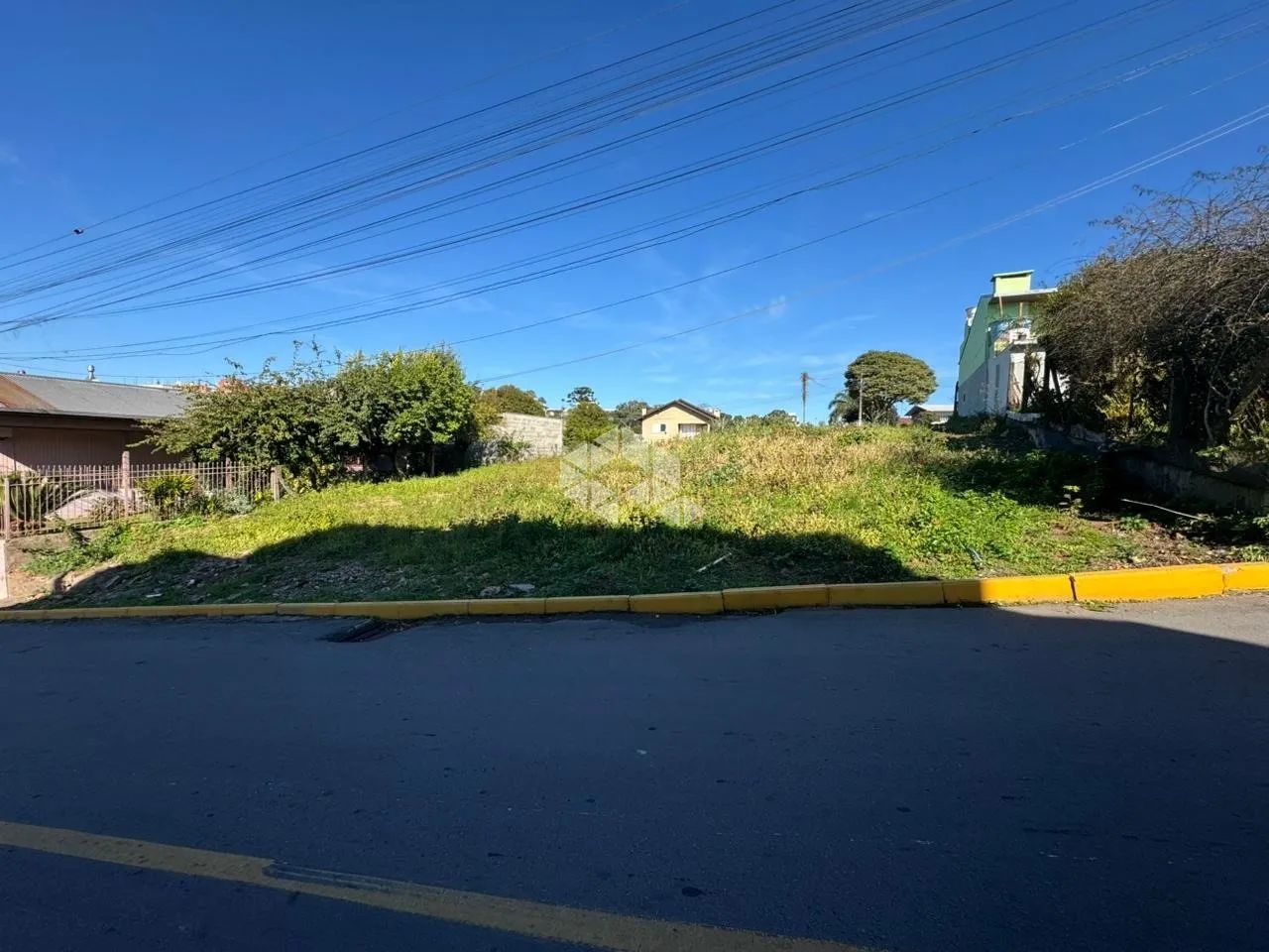 Amplo terreno com 1002,00m² - Foto 2