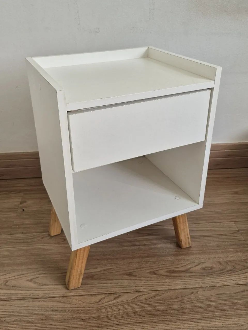 Mesa de cabeceira