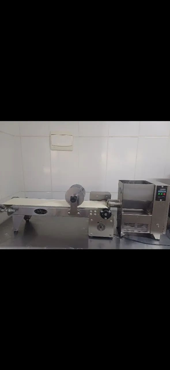 Extrusora de biscoitos/bolachas, com esteira.