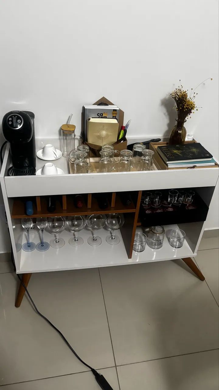 Balcão para vinhos 