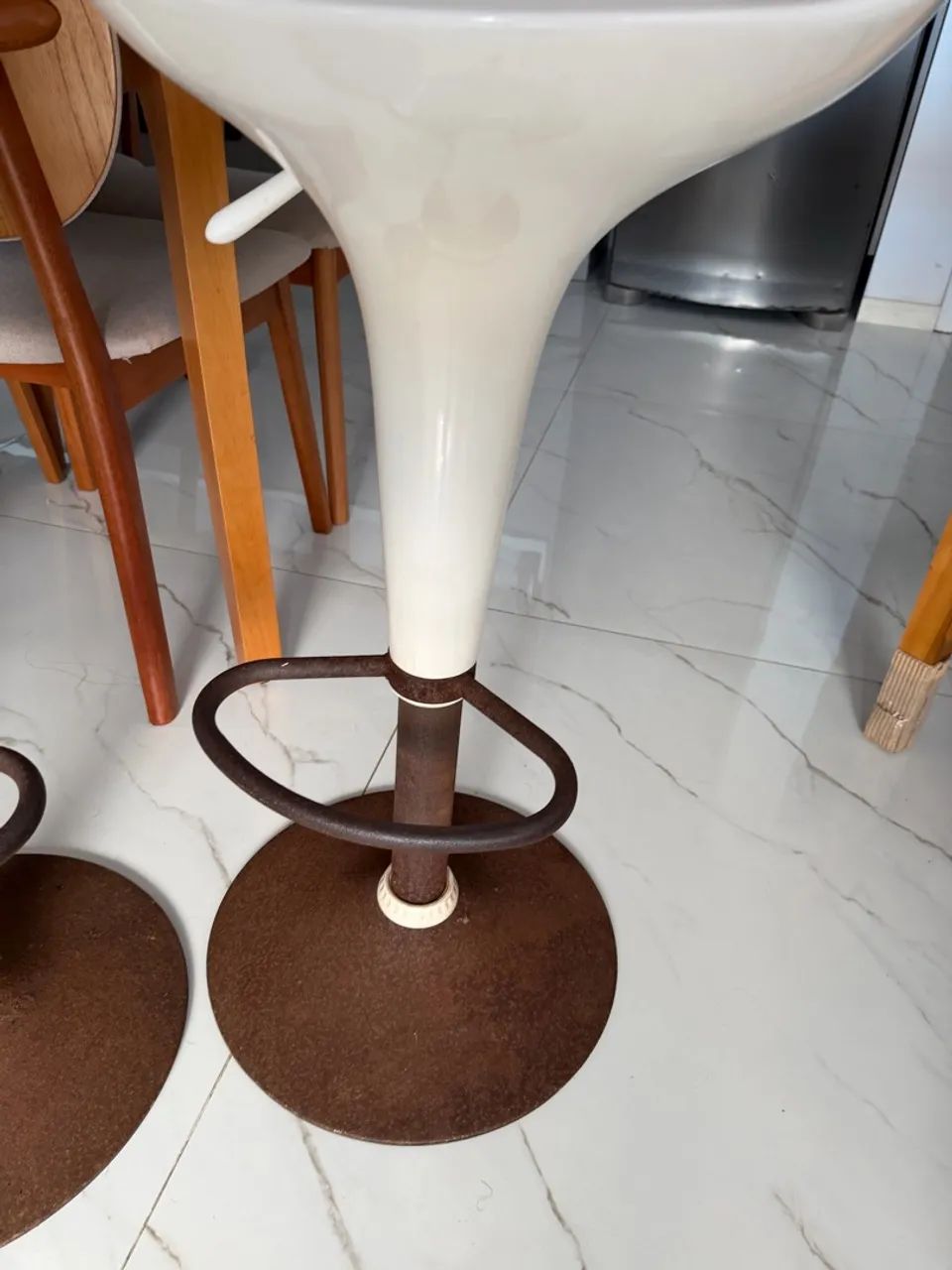 2 Banquetas brancas  - Foto 5