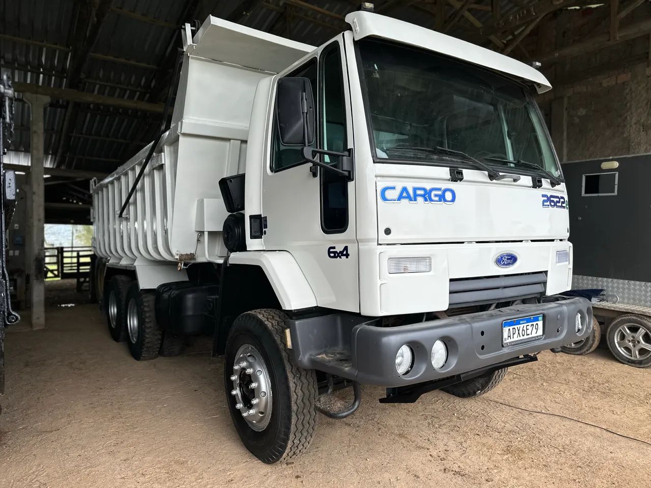 FORD CARGO 2622 CAÇAMBA TRAÇADO  - Foto 5