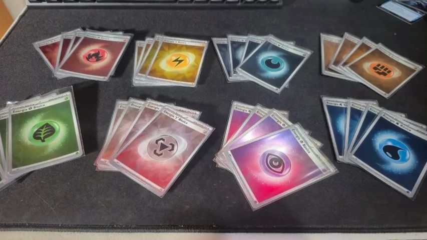 kit 32 energias Foil Pokémon TCG - Foto 2