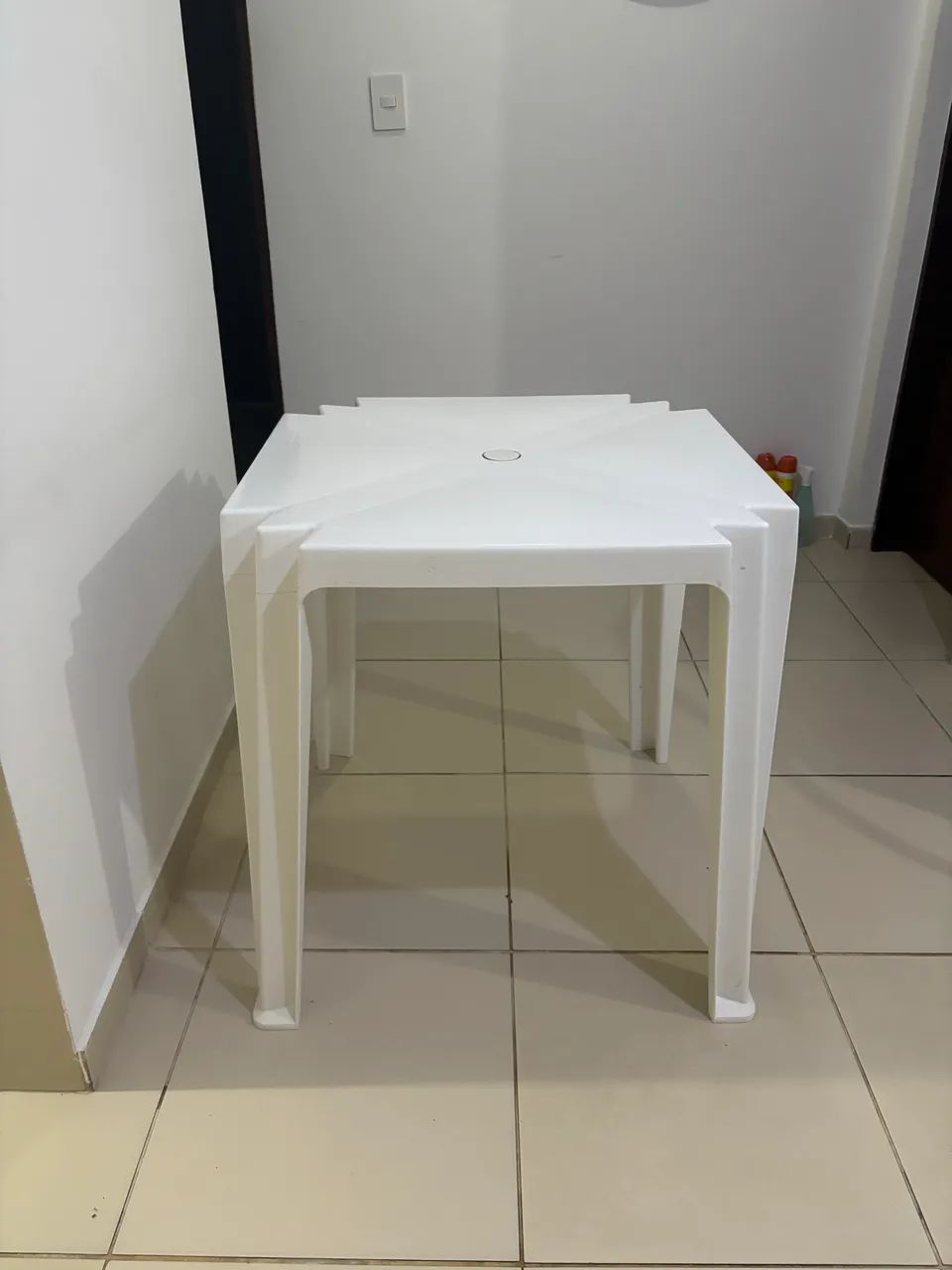 Mesa de plástico 68x68cm - Foto 2