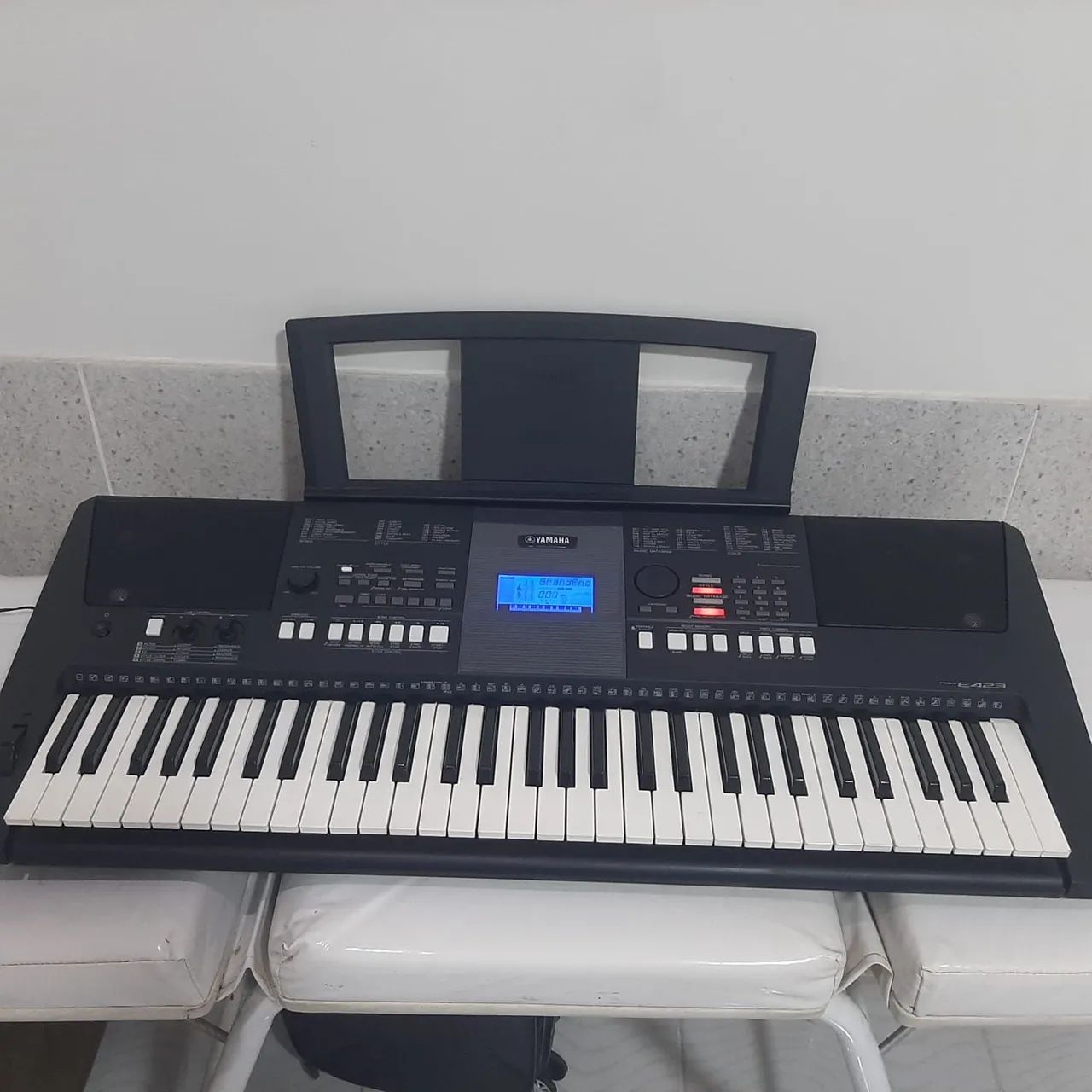 Teclado Yamaha PSR E423  - Foto 5
