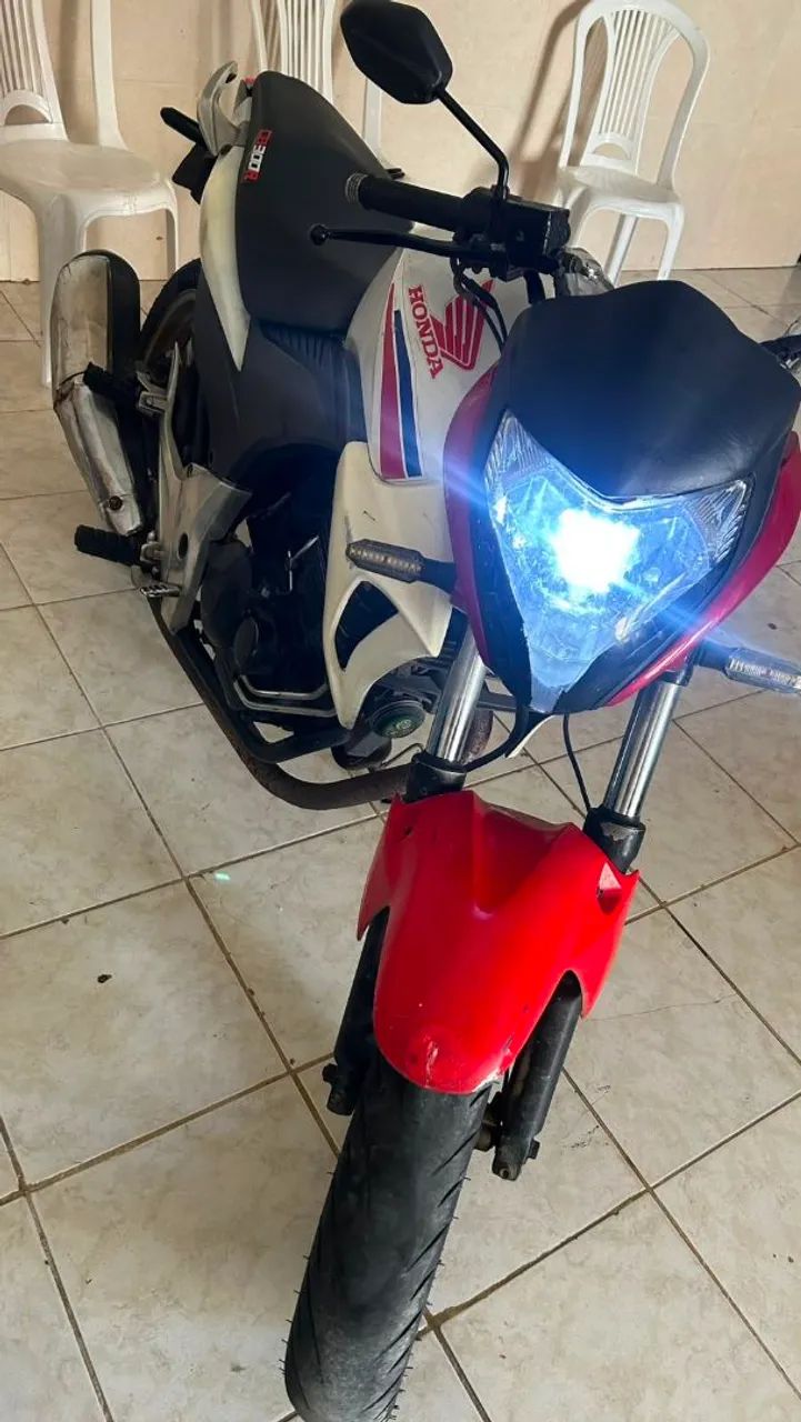 VENDO CB300 boa pra interior. - Foto 2