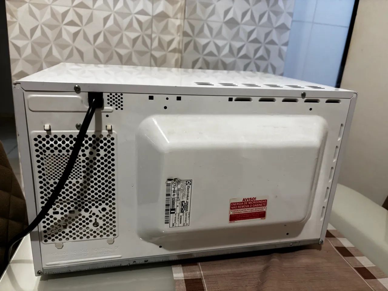 Vendo microondas 31 litros, 127 volts - Foto 2