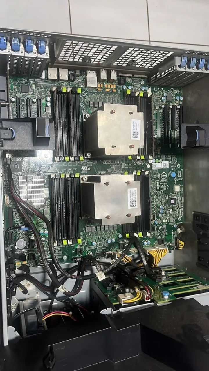 Servidor Dell t620 | 2× Intel Xeon E5-2696 v2 | 160gb ram - Foto 3