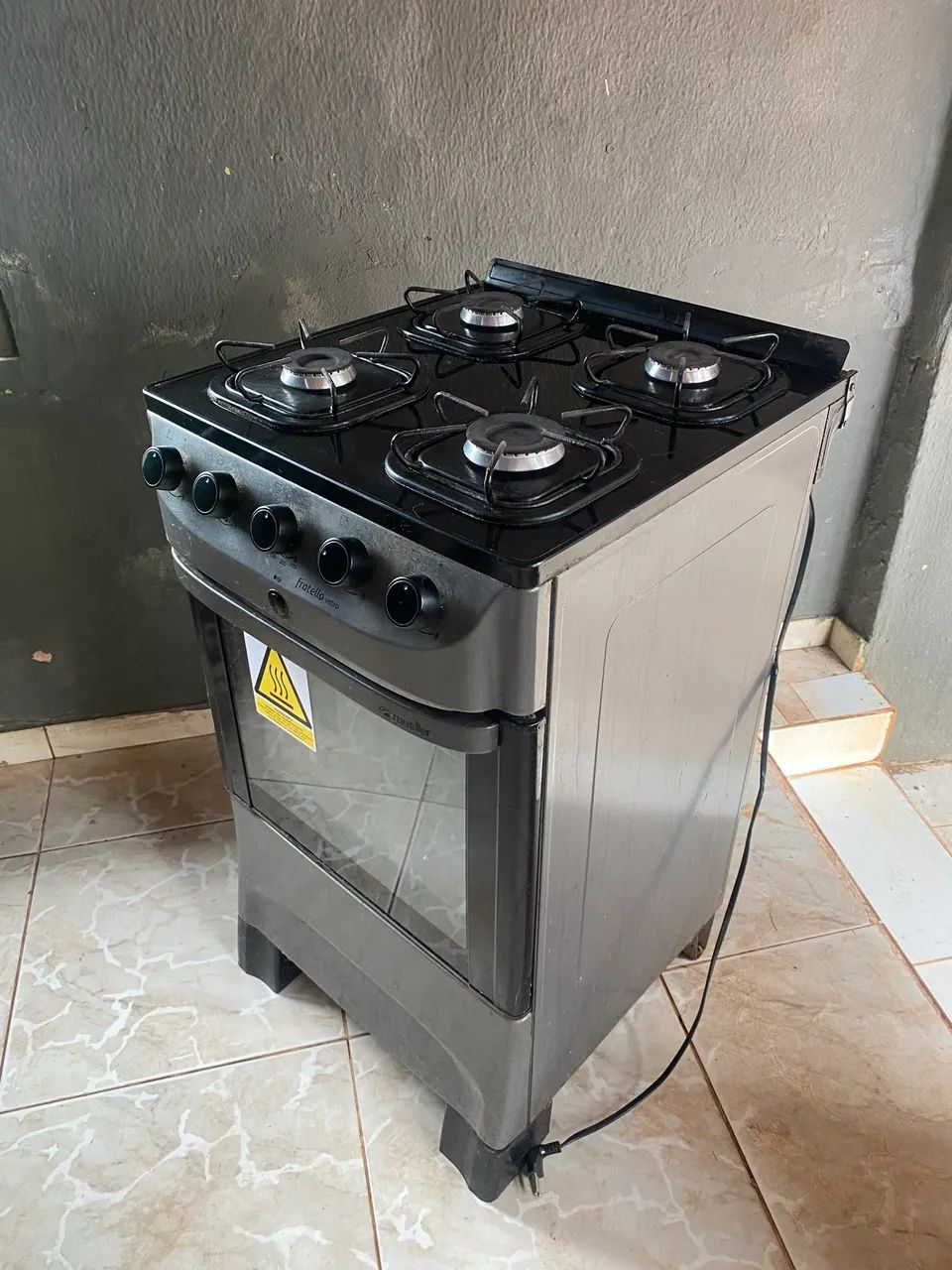 FOGÃO 4 BOCAS POUCO USO