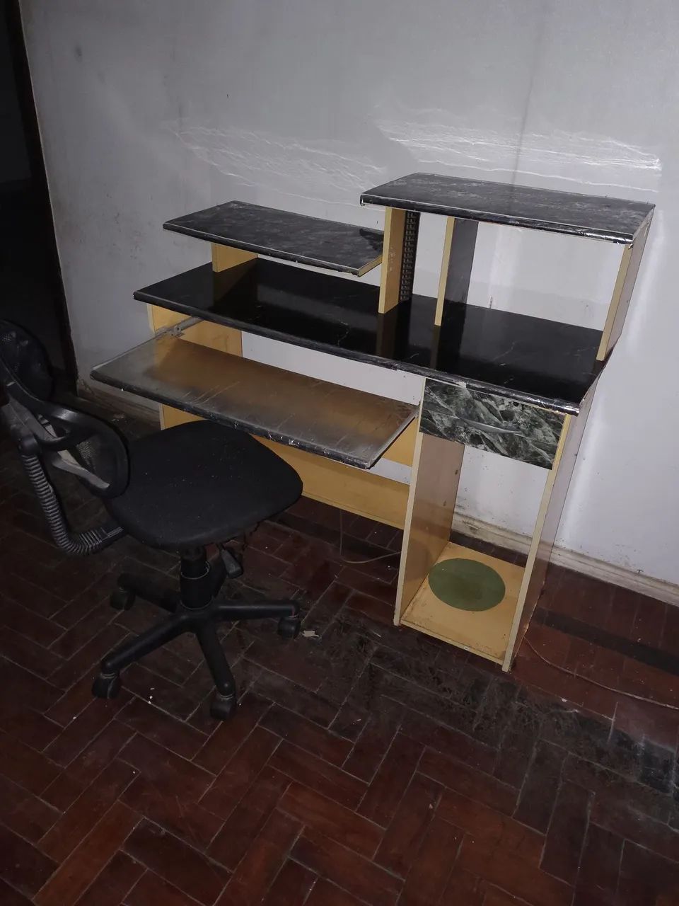 Mesa de computador com cadeira  - Foto 2