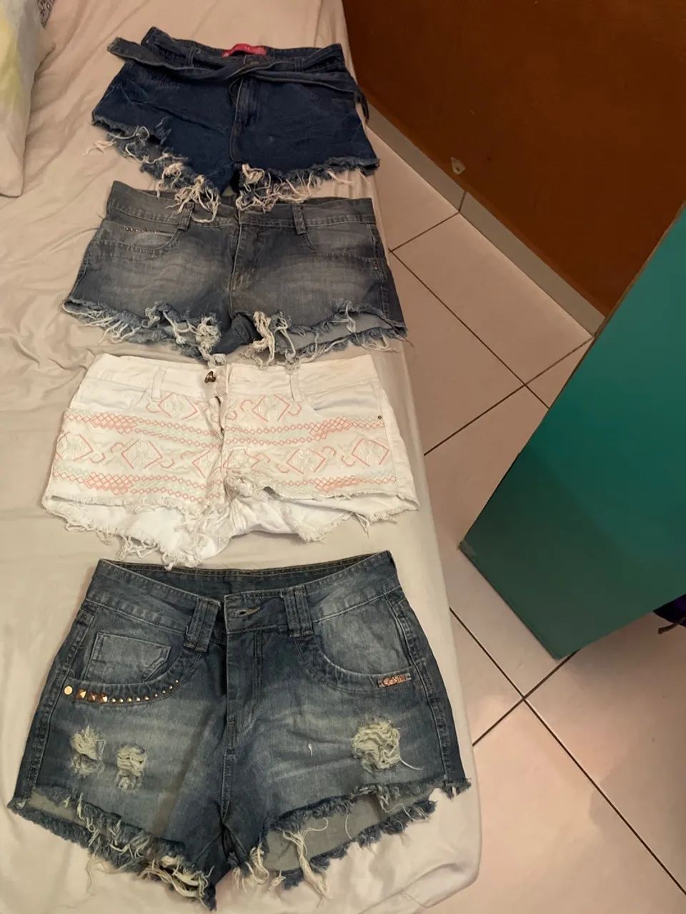Shortinhos jeans  4 peças ?