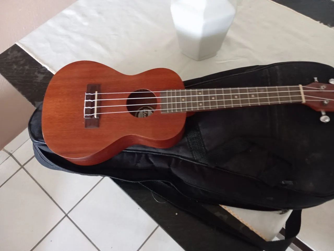 VENDO UKULELE EM ESTADO DE NOVO - Foto 2