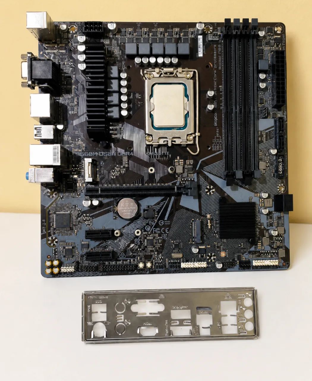 Kit - Gigabyte B660M + Intel i7-12700KF - Foto 3