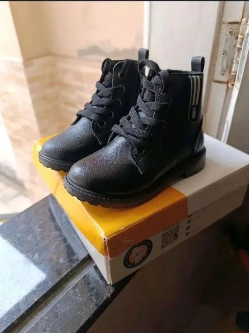 Bota coturno infantil, Marca Klin ,TAMANHO 24 