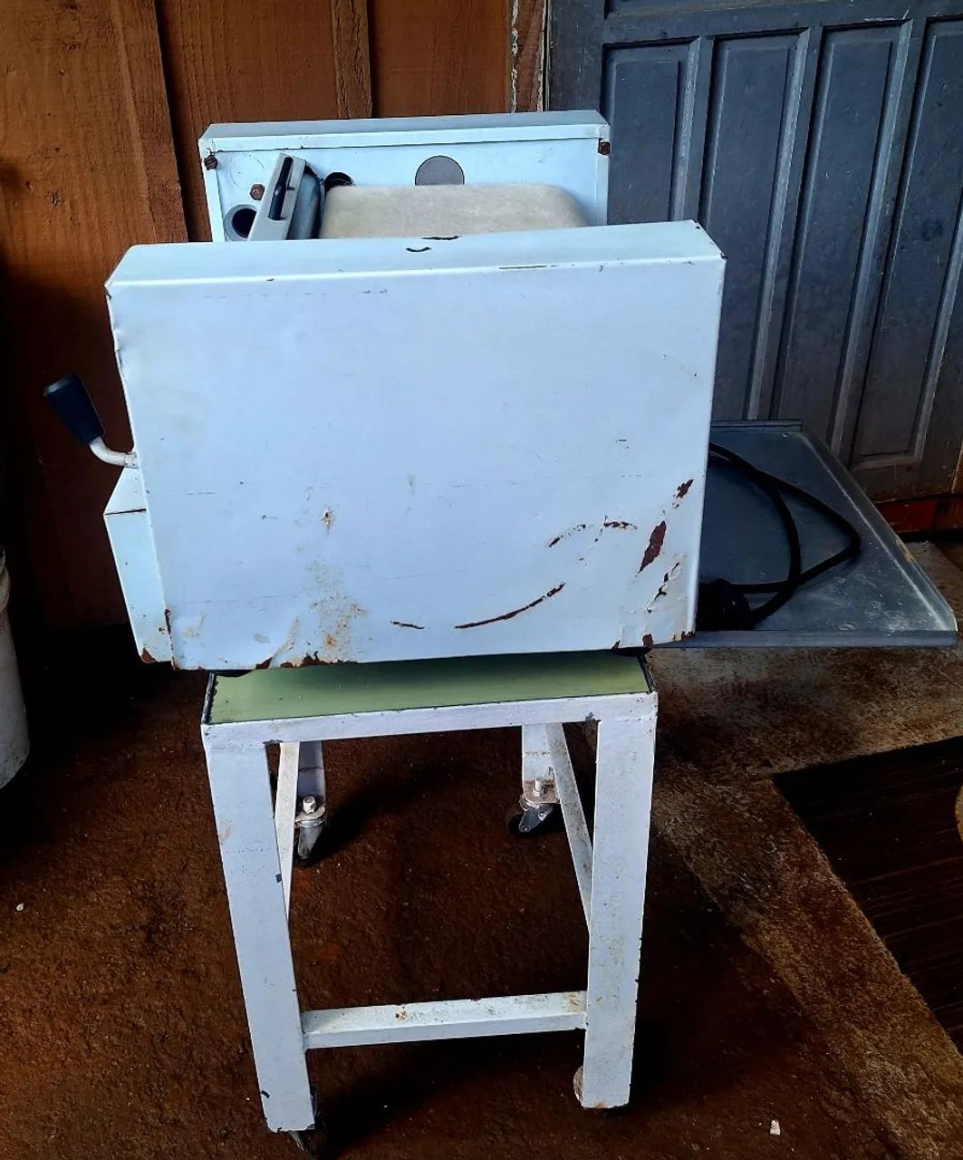 Modeladora de Pães Braesi MB 35 com pedestal bivolt  - Foto 4