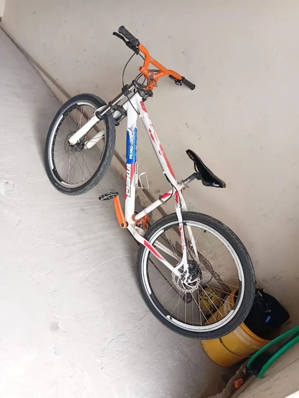 Vendo bicicleta semi nova 800 ,quadro inox  - Foto 3