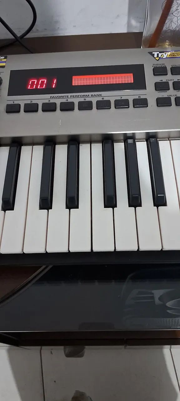 Vendo teclado usado Roland RS- 5 em ótimas condições  - Foto 3