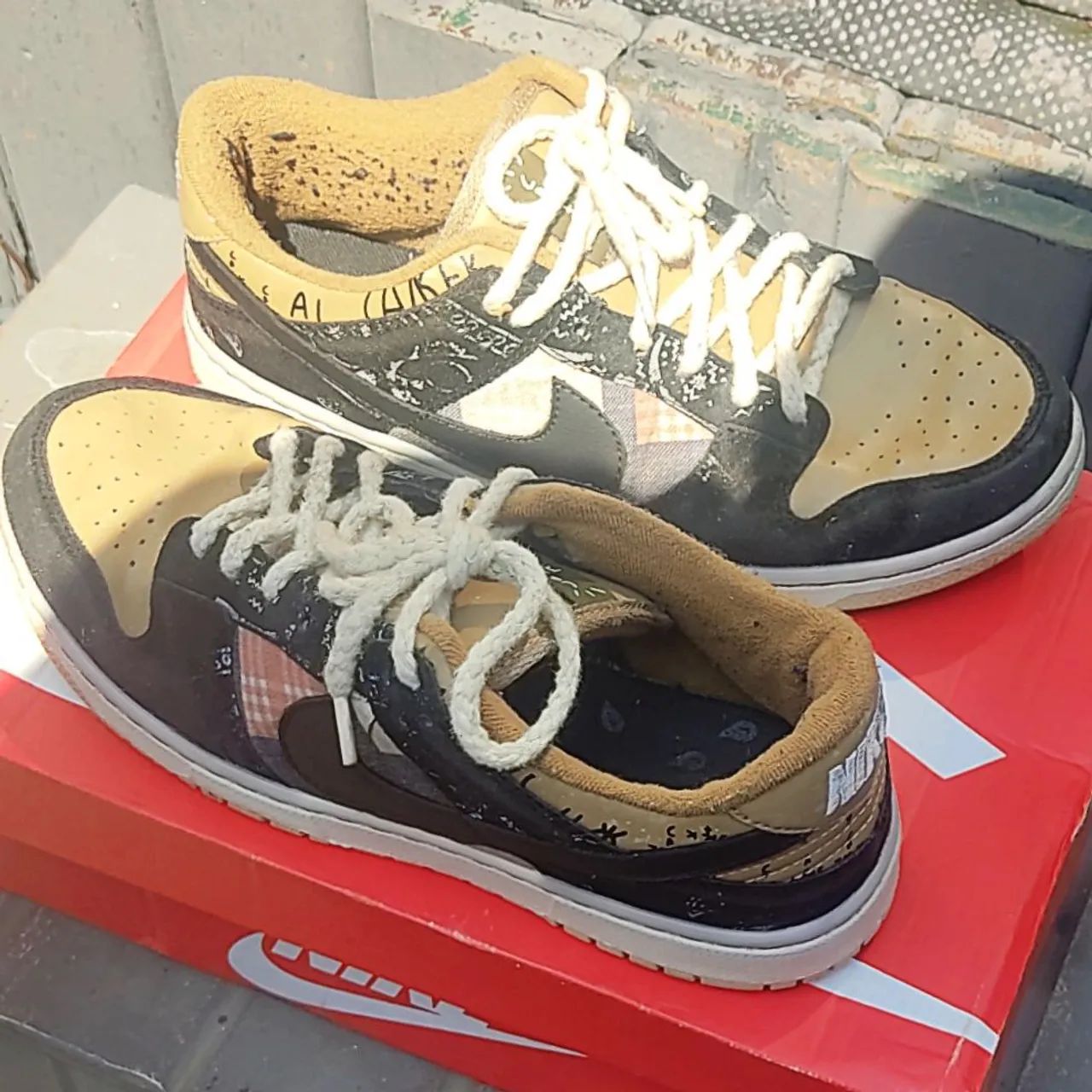 Nike SB Dunk Low x Travis Scott "Cactus Jack - Foto 3