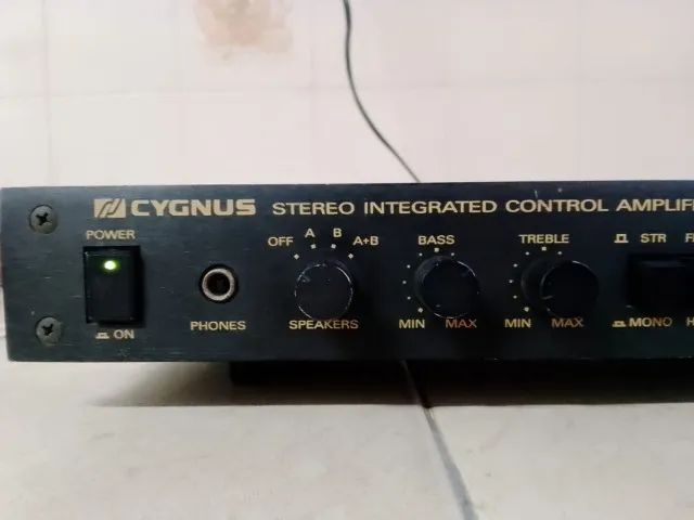Amplificador CIGNUS AC 200 (ler anuncio)