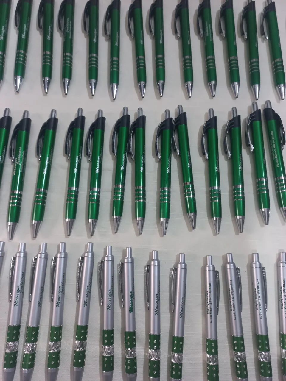 Kit com 70 canetas plasticas  - Foto 2