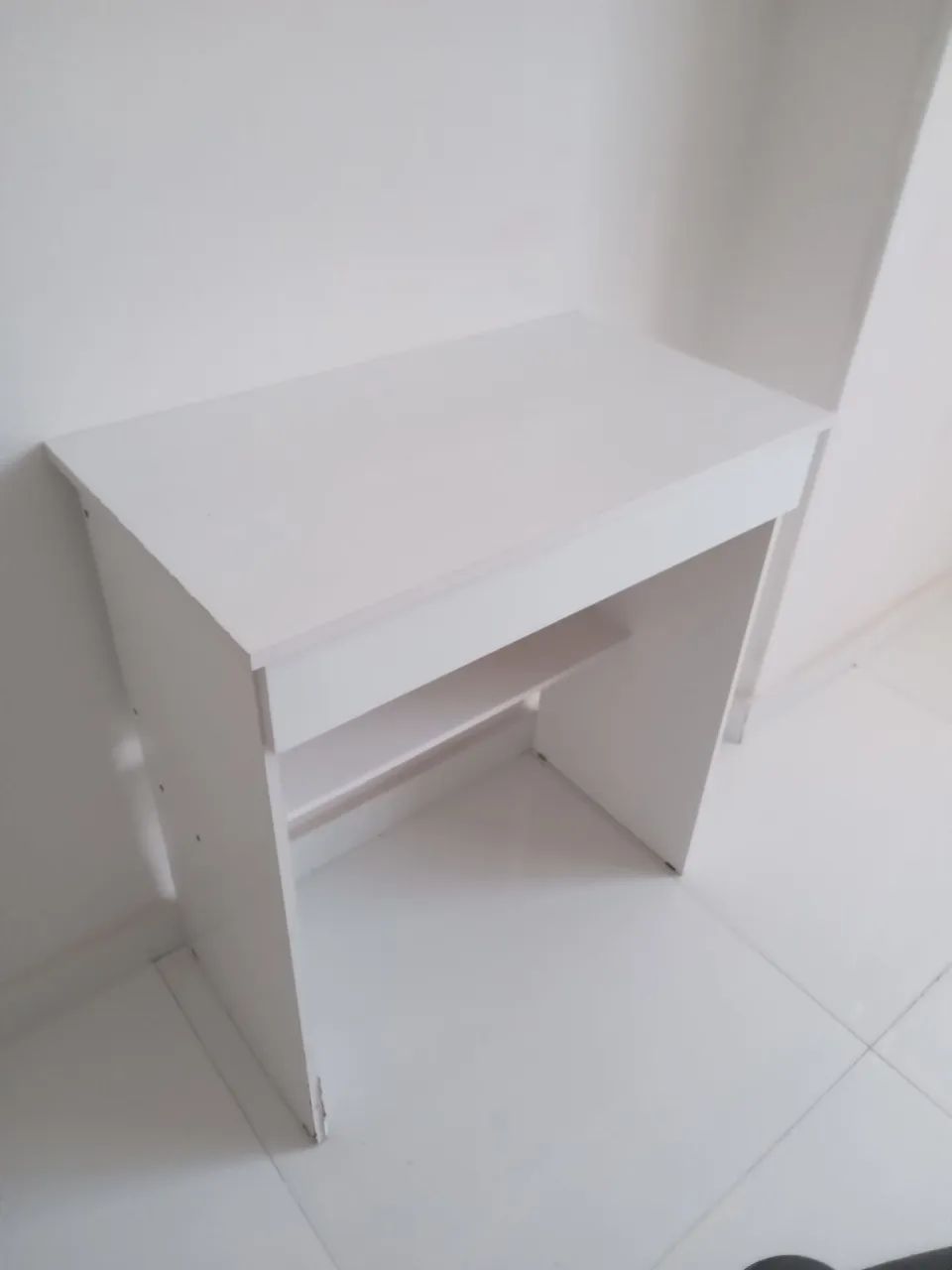 Escrivaninha com cadeira - Foto 3