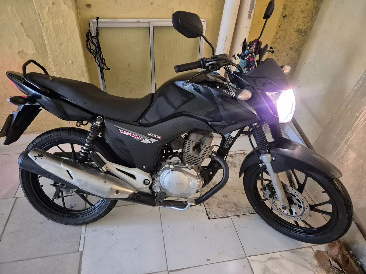 Moto Fan 150 2015