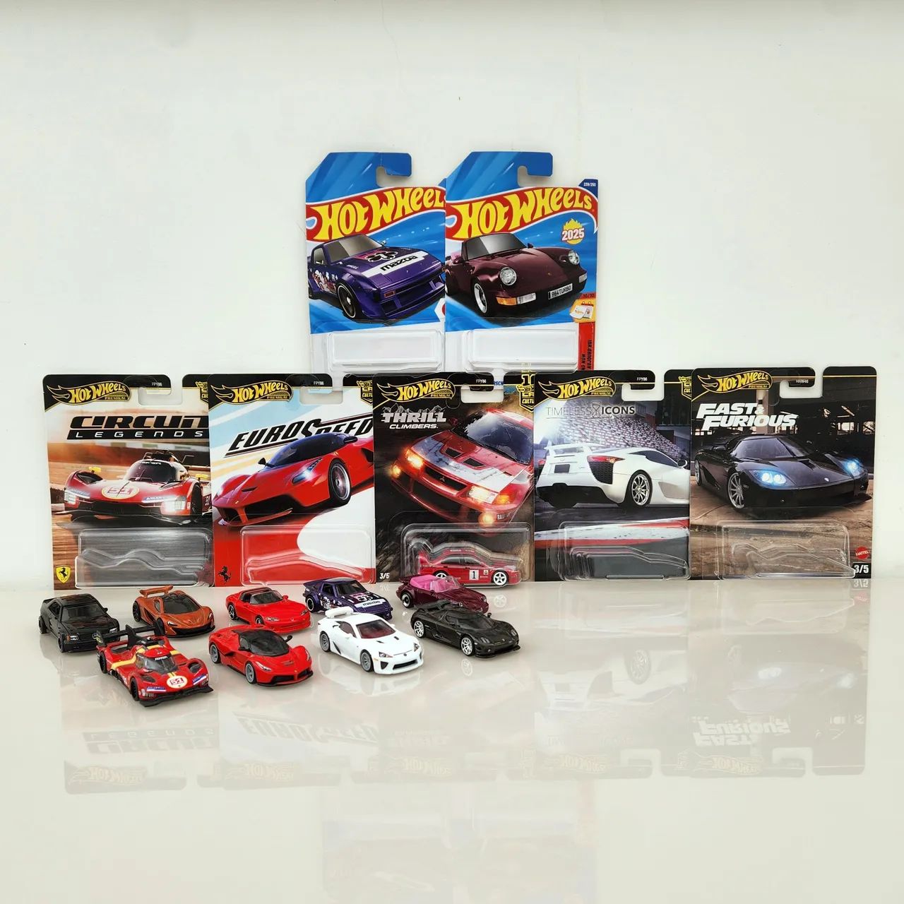 Lote Hot Wheels Premium e Mainline 10 Miniaturas - Foto 2