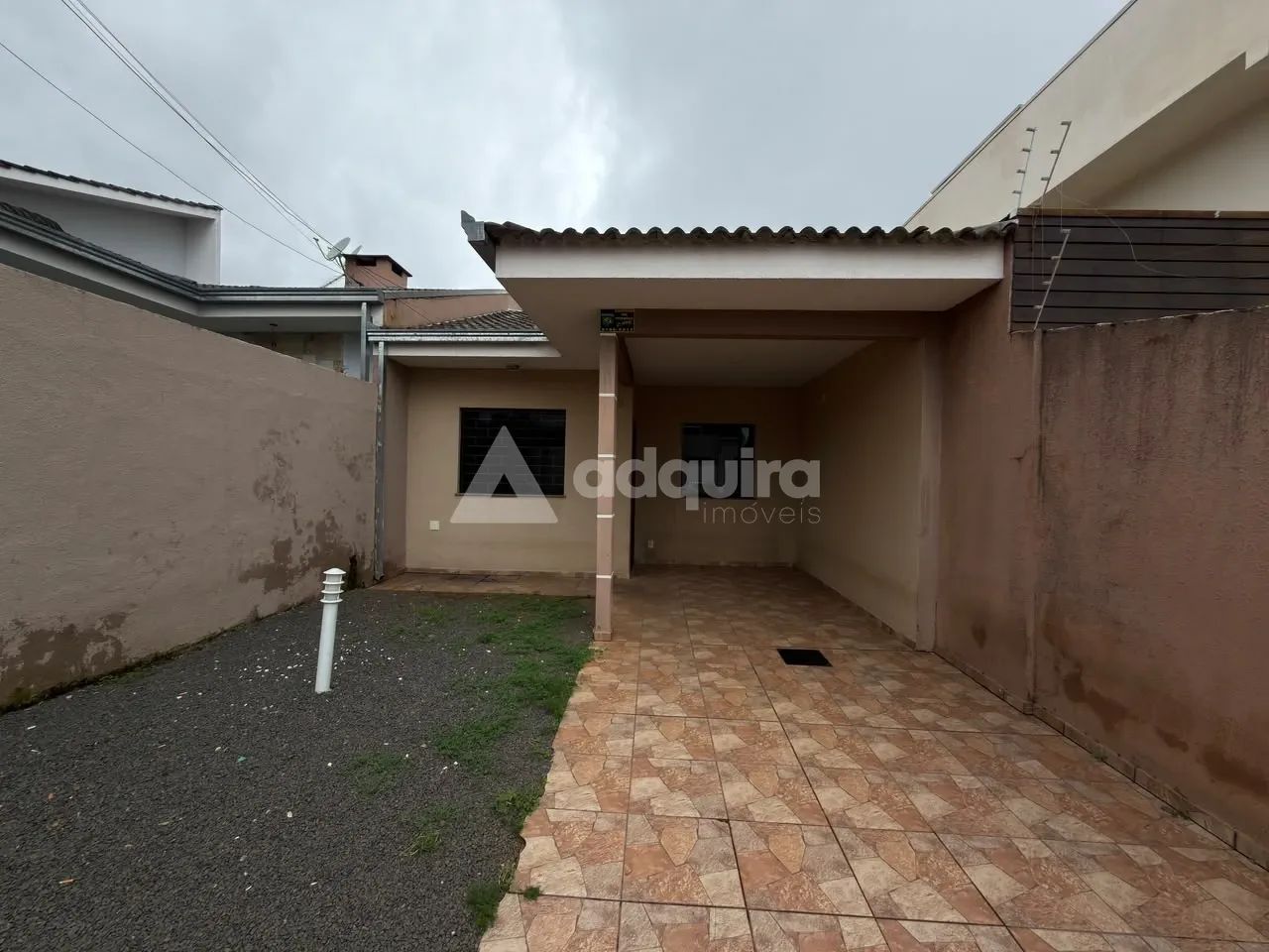 Casa com 100m², 3 Quartos e 2 Vagas em Uvaranas