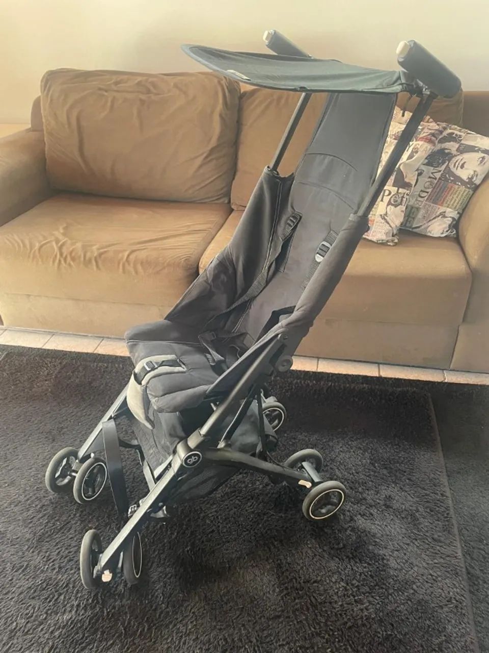 Carrinho de bebê - ideal para viagem - GB Pockit
