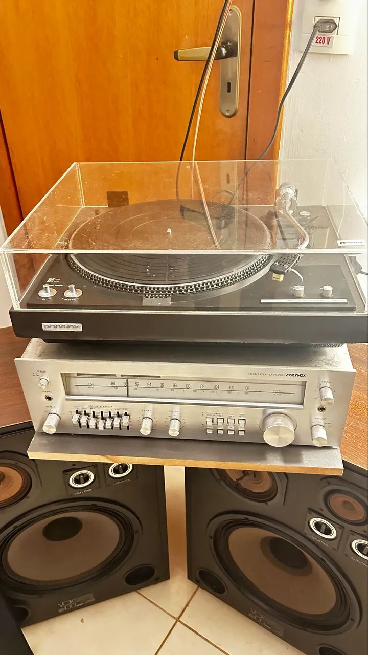 Aparelho Som vintage Polyvox (Toca discos, Receiver e caixas) - Foto 2