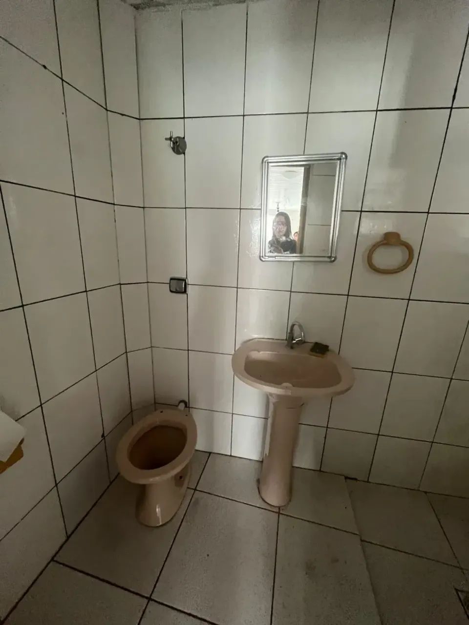 CASA 1 DORMITÓRIO  AMBIENTES AMPLOS E CONTAS INDIVIDUAIS - Foto 4