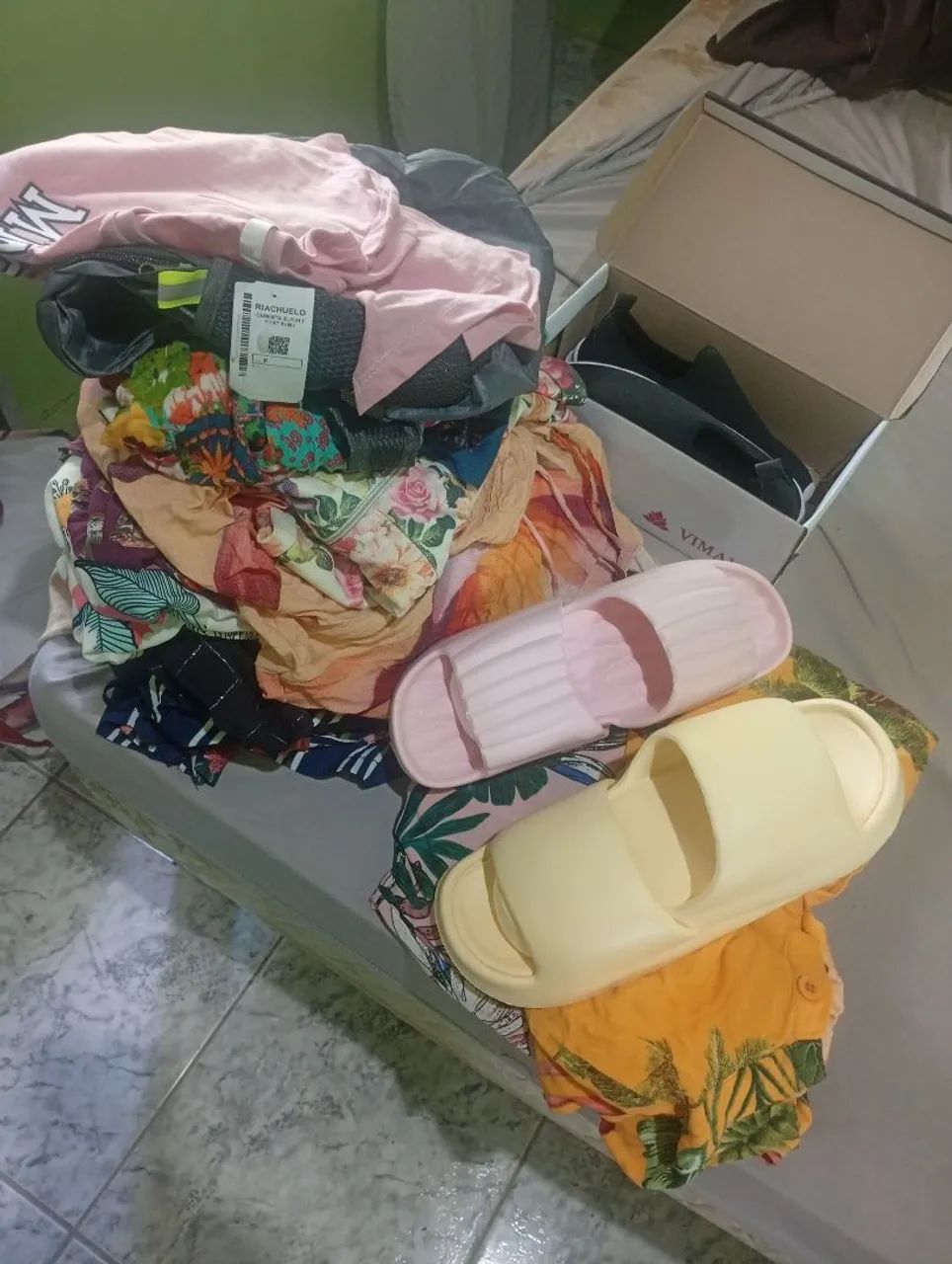 LOTE DE ROUPAS PRA BAZAR - Foto 2