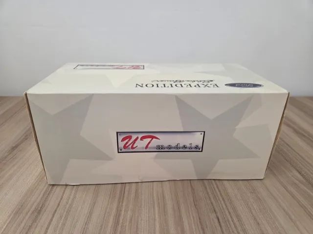 Ford Expedition Eddie Bauer 1:18 (UT MODELS)