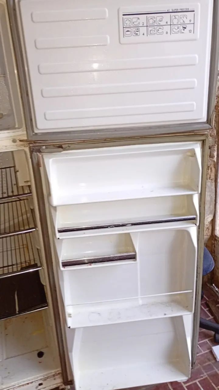 Geladeira grande com freezer separado (duplex) funcionando 110v WhiteWestinghouse so $120 - Foto 3