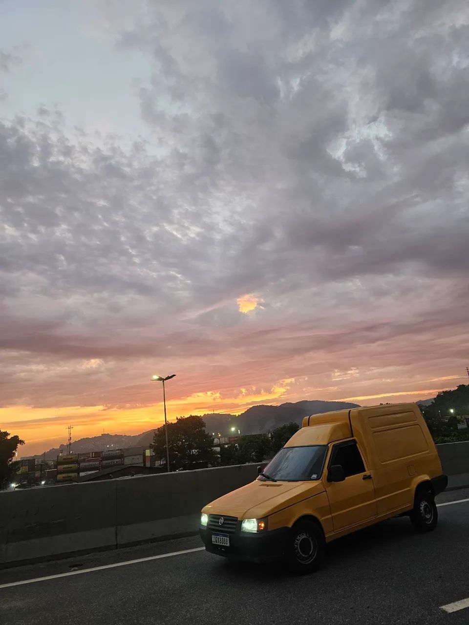 FIORINO DISPONÍVEL PARA TRANSPORTES