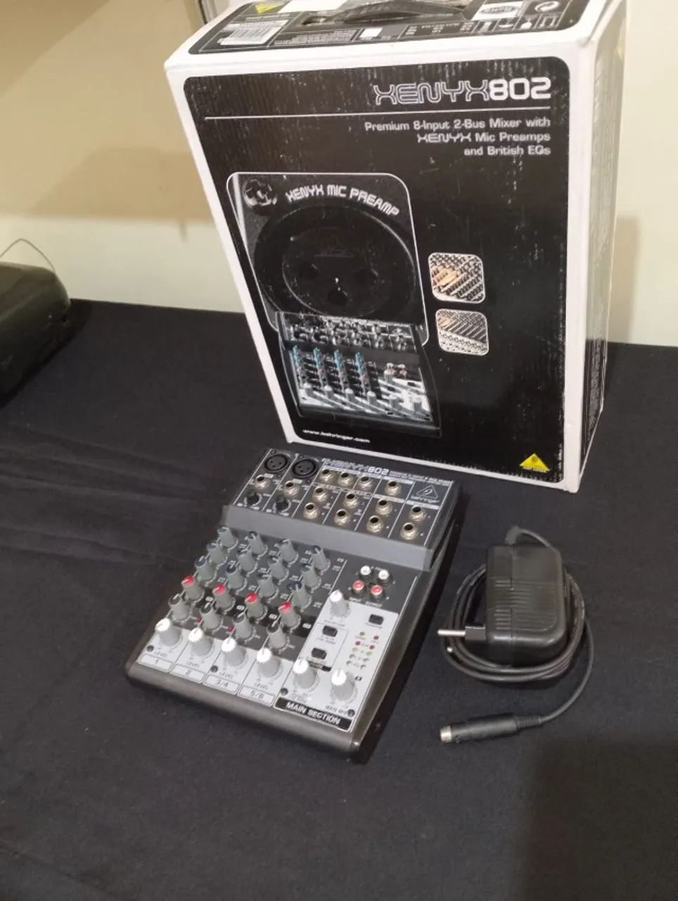 Mesa de Som + Microfone com Cabos