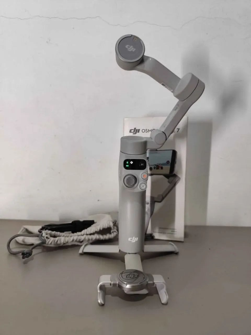 Estabilizador de celular gimbal DJI osmo mobile 7 cor cinza - USADO - Foto 3