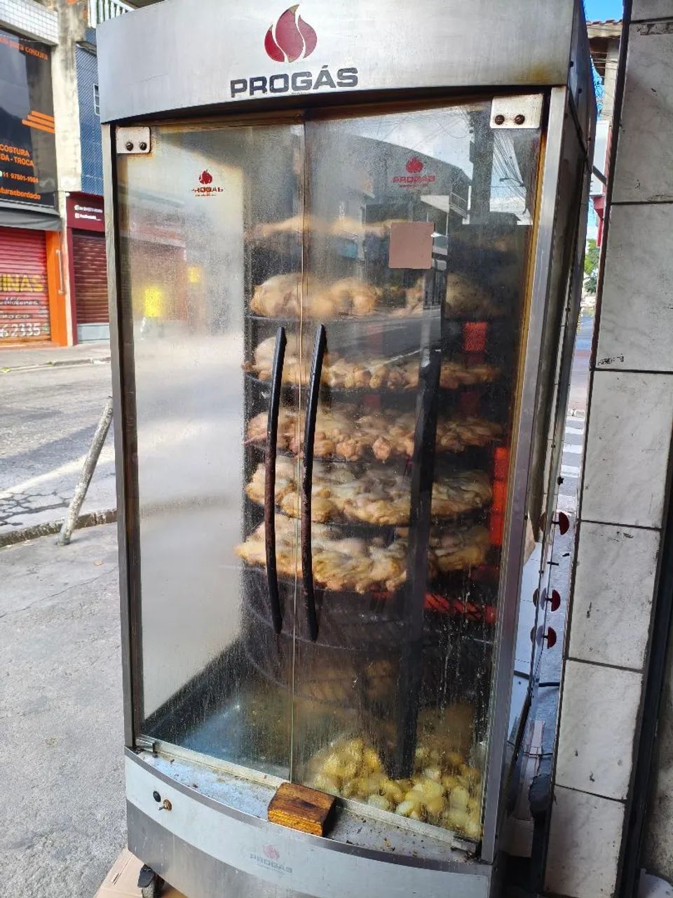 Máquina de assar giratória 