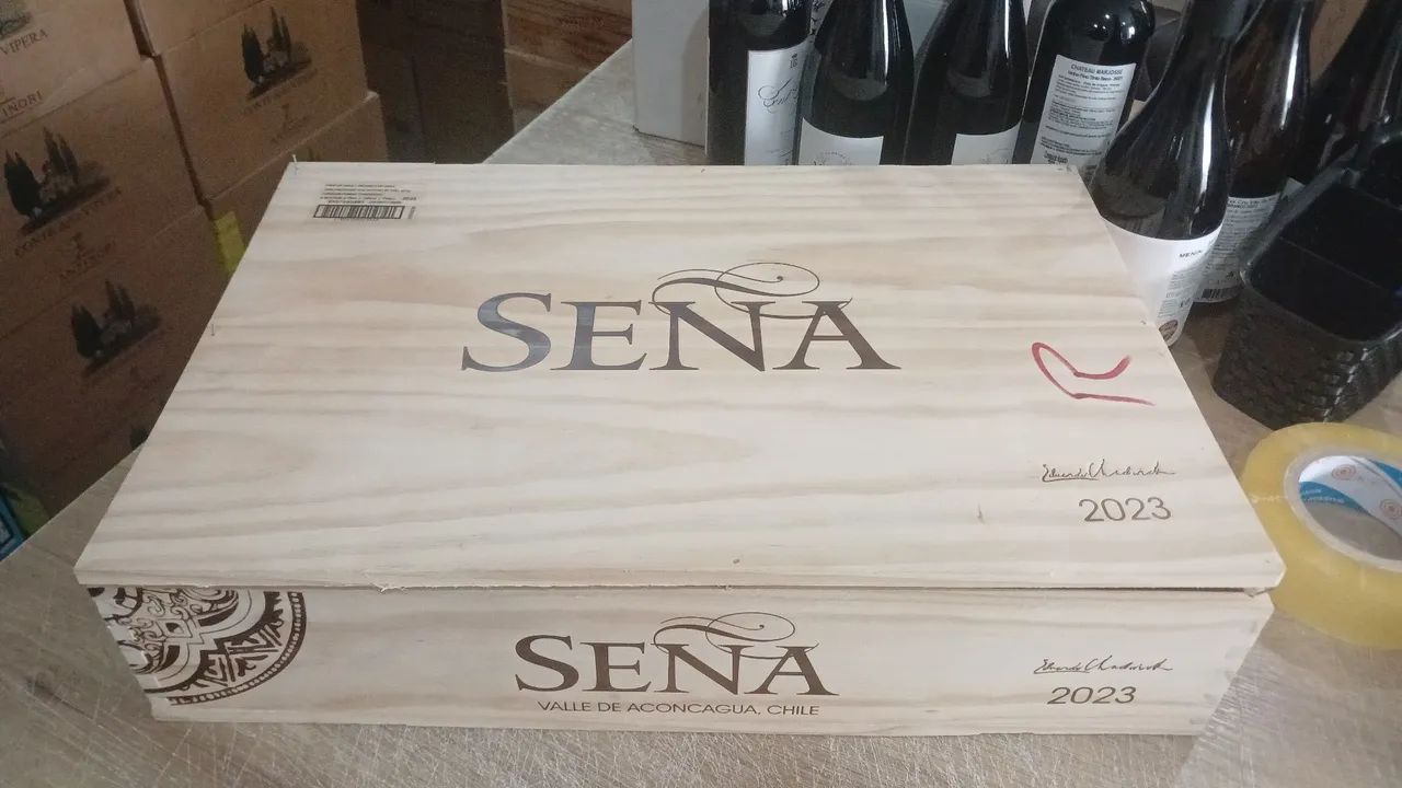 Caixas de vinhos vazias decoração 448314778824878081