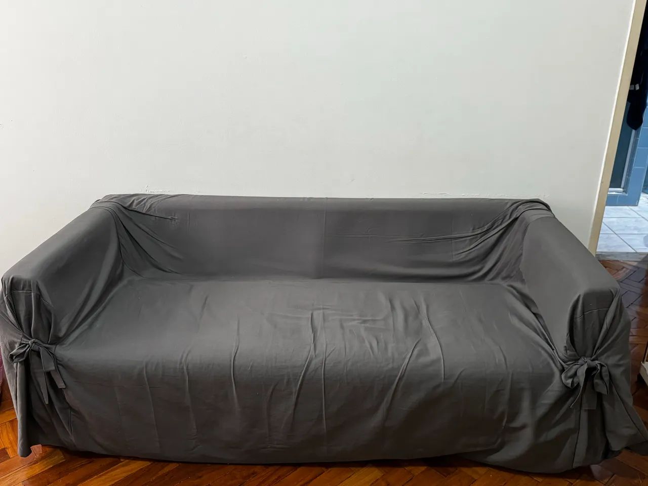 Sofá 3 lugares com capa - Foto 5