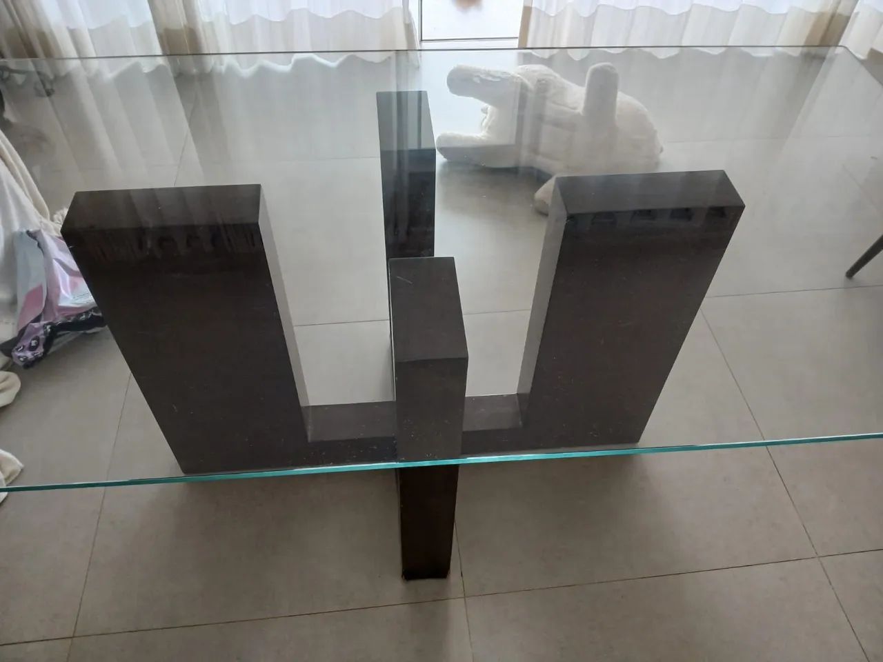Mesa com 6 cadeiras Tampo cristal. Aceito oferta!!!