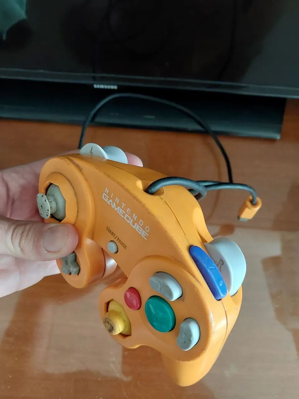 Controle Gamecube laranja original usado - Foto 3