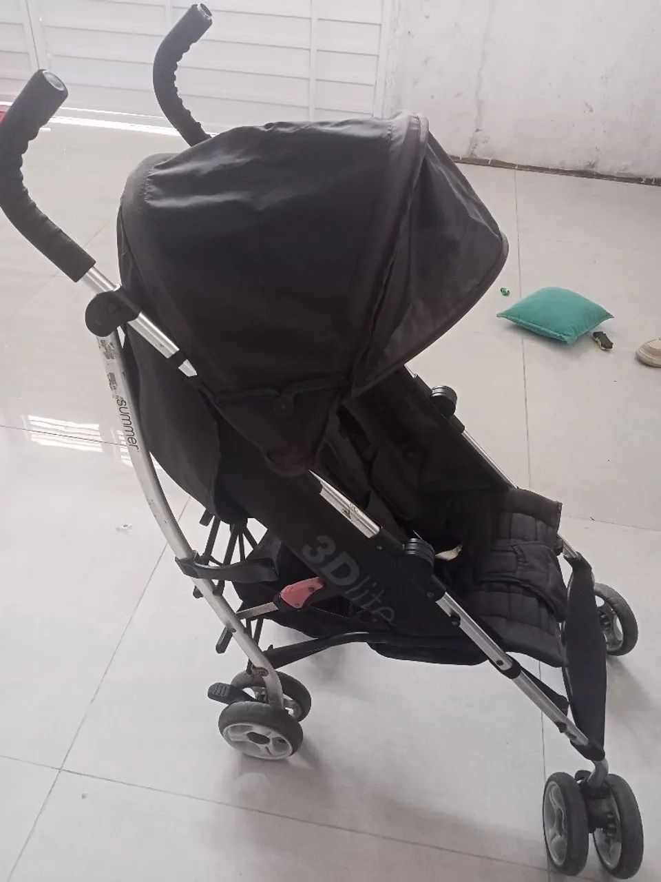 Carinho de bebê ótimo 